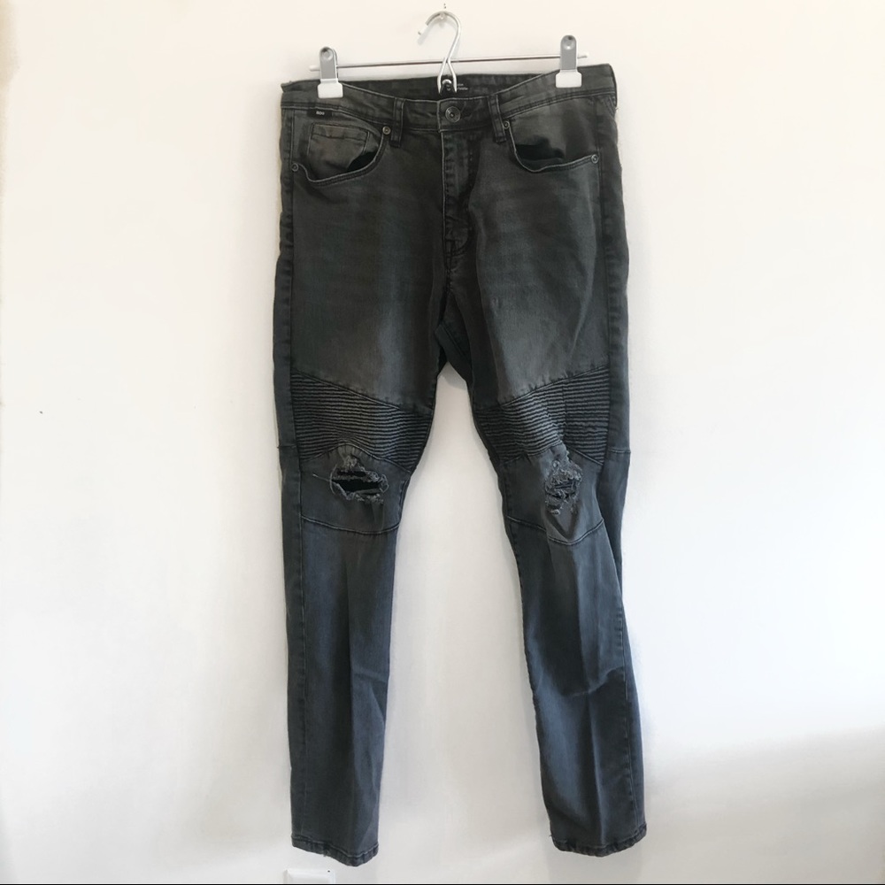 🐆 Urban Outfitters BDG distressed denim 🐆